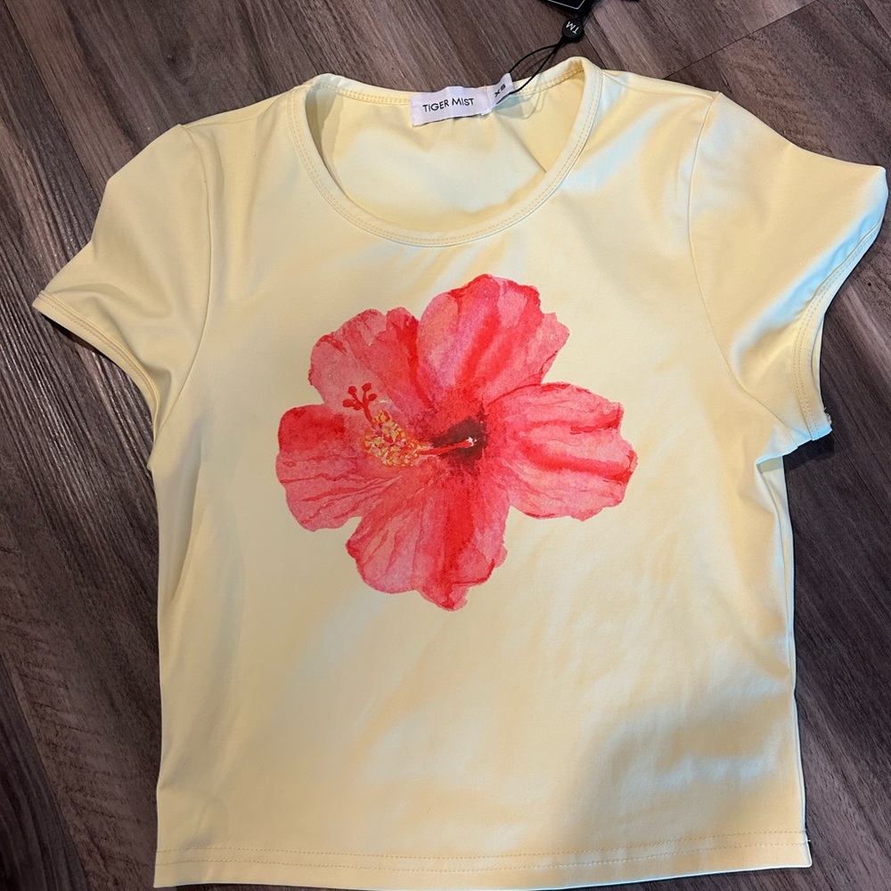 Tiger mist yellow hibiscus Jovana tee 🌺